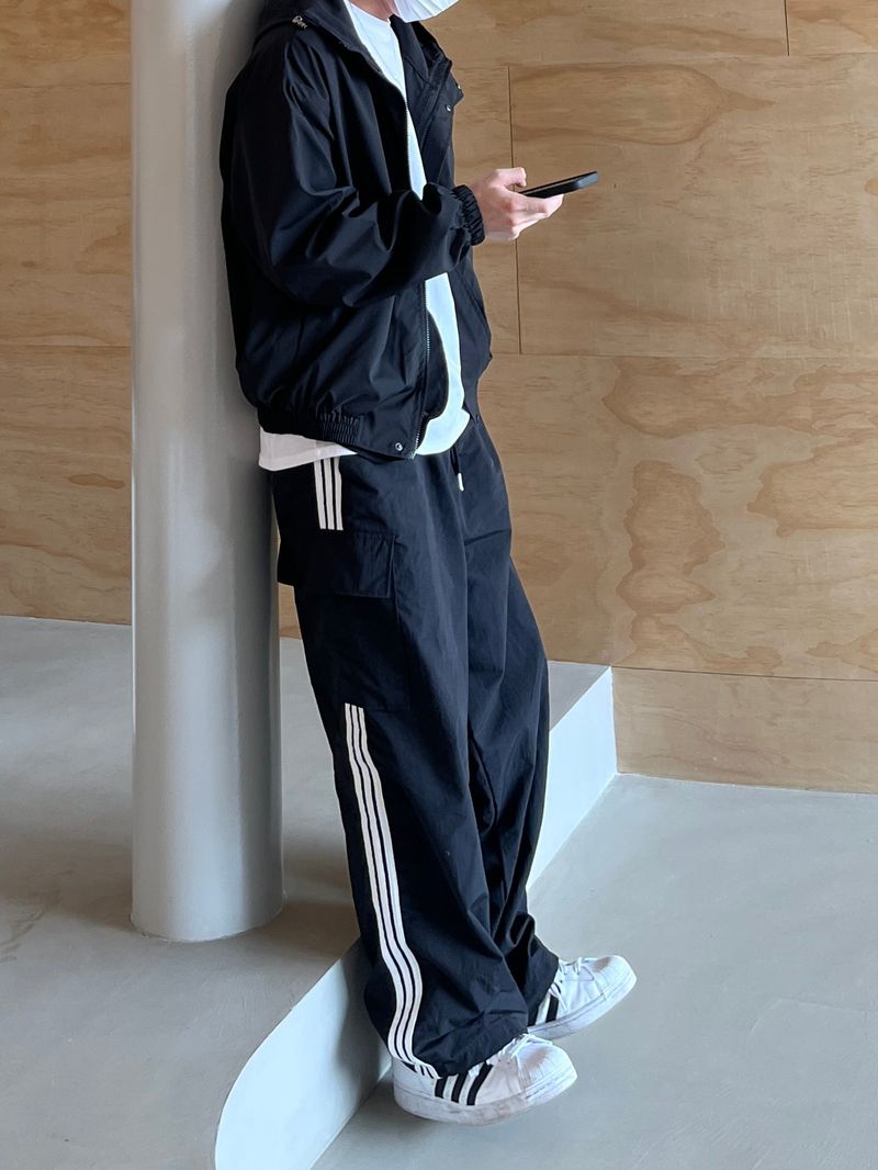 Squre hood windbreaker