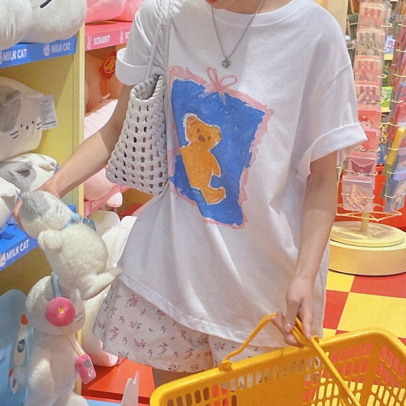 natural mind（ナチュラル マインド）の「Crayon Bear Box fit Short-sleeved T-shirt（Tops）」