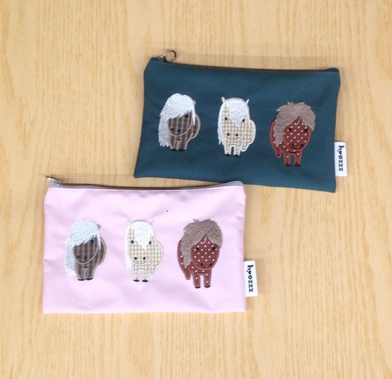 hyozzz（ ヒョッズ）の「26ポニー ポーチ(khaki,pink)（雑貨/ステーショナリー）」