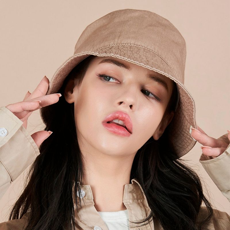 Monogram Label Pigment Bucket Hat Beige