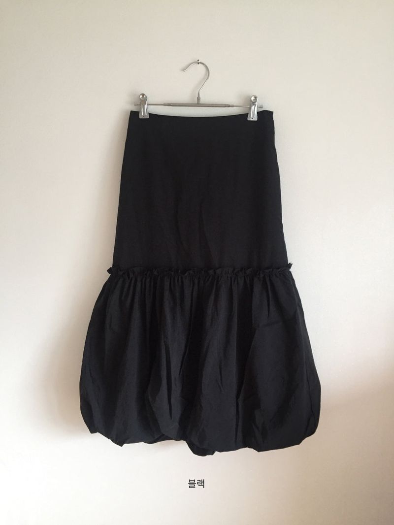 pumpkin nylon long skirt