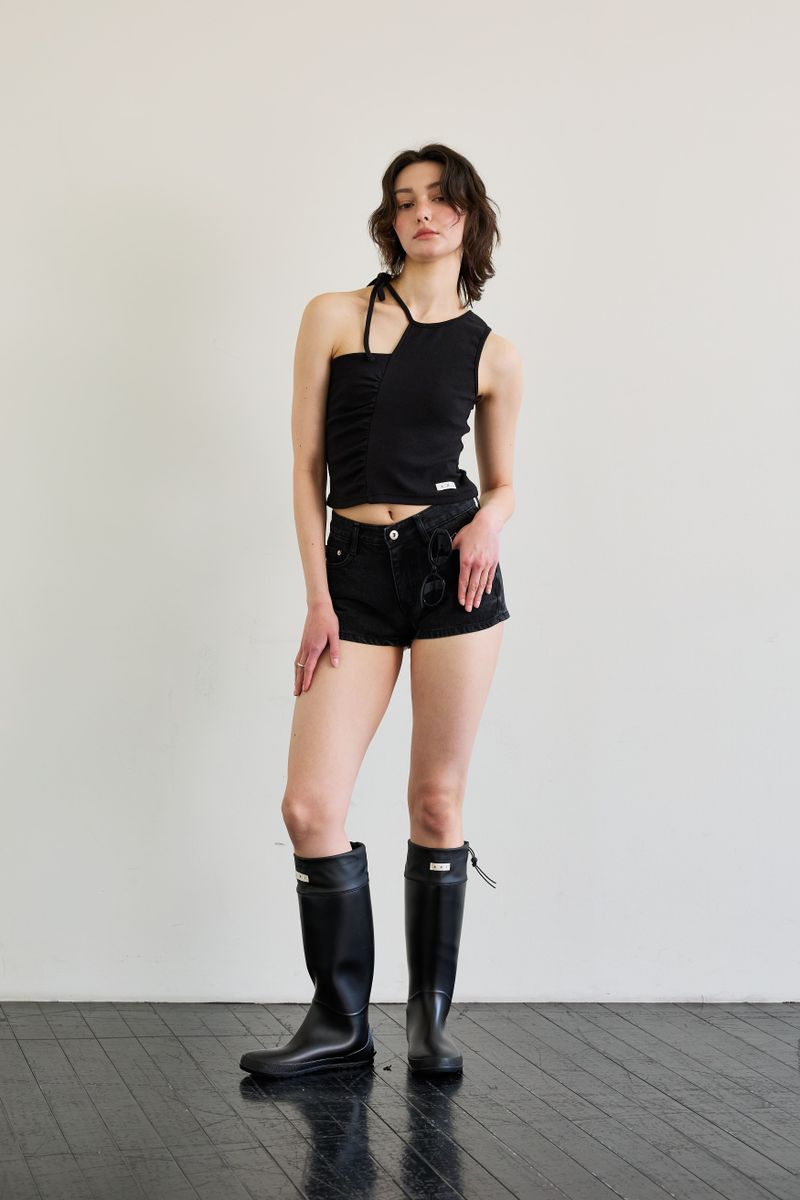 BEBE UNBALANCE SLEEVELESS TOP / BLACK