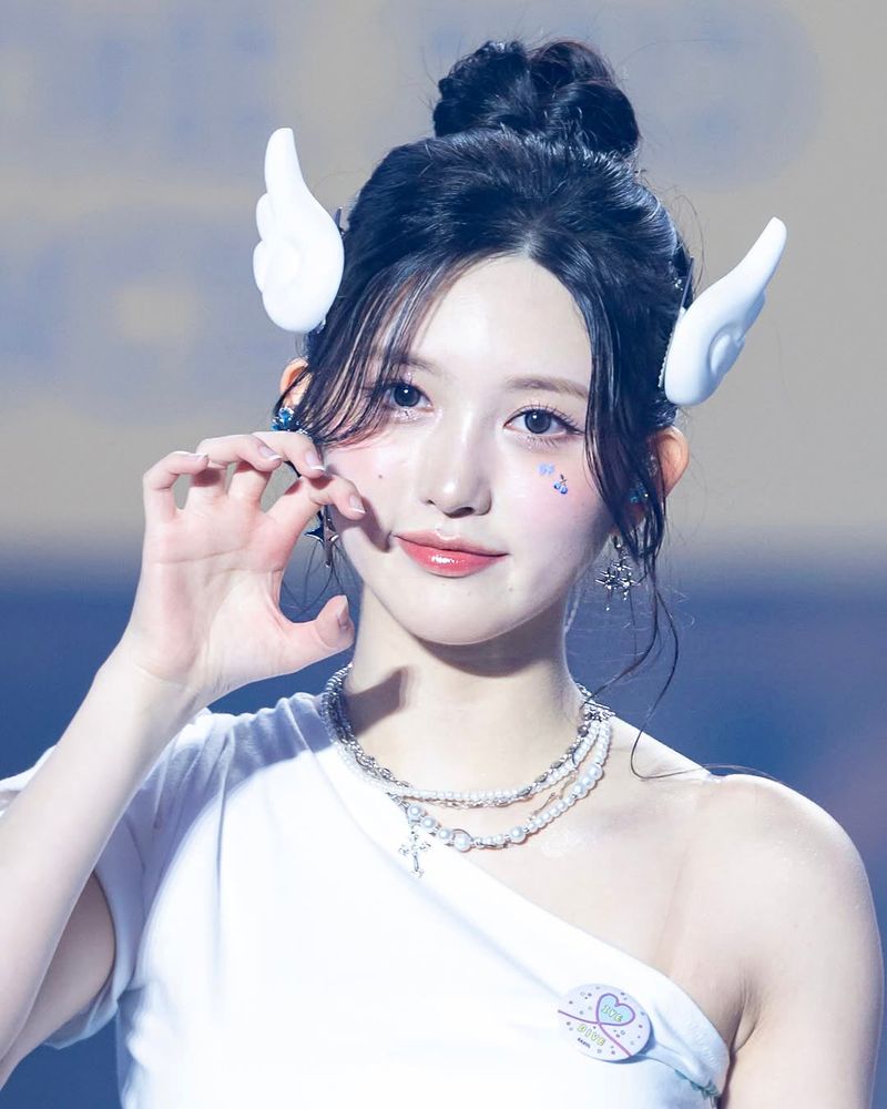  [Aespa Karina, IVE Gaeul Piercing] Sparkle Sparkle Huggies Piercing