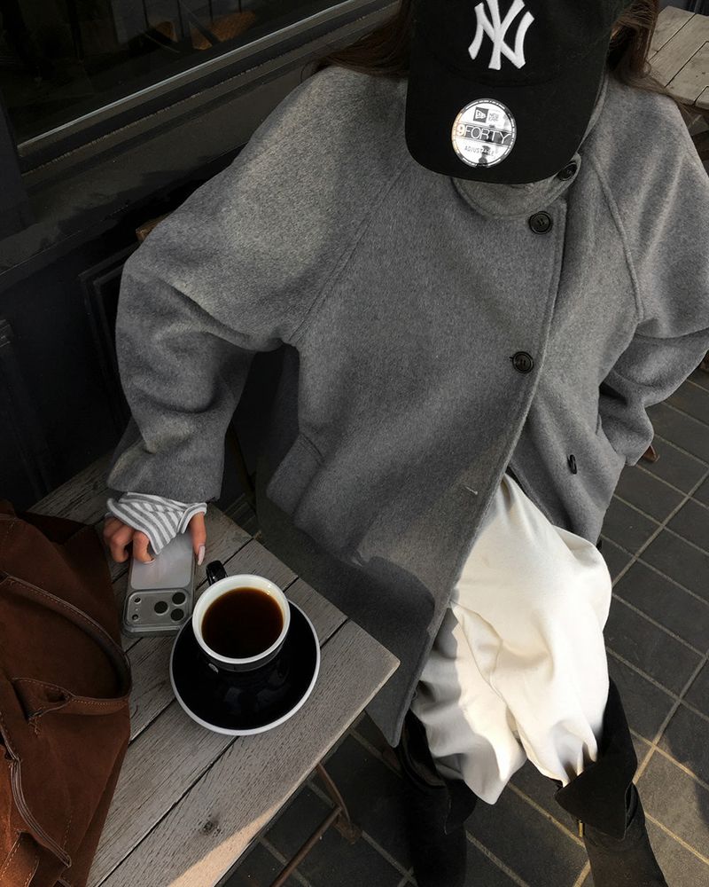 [ORIGINAL] HOLES HIGH NECK MEDIUM COAT