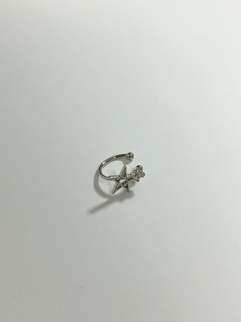 cubic line star earcuff