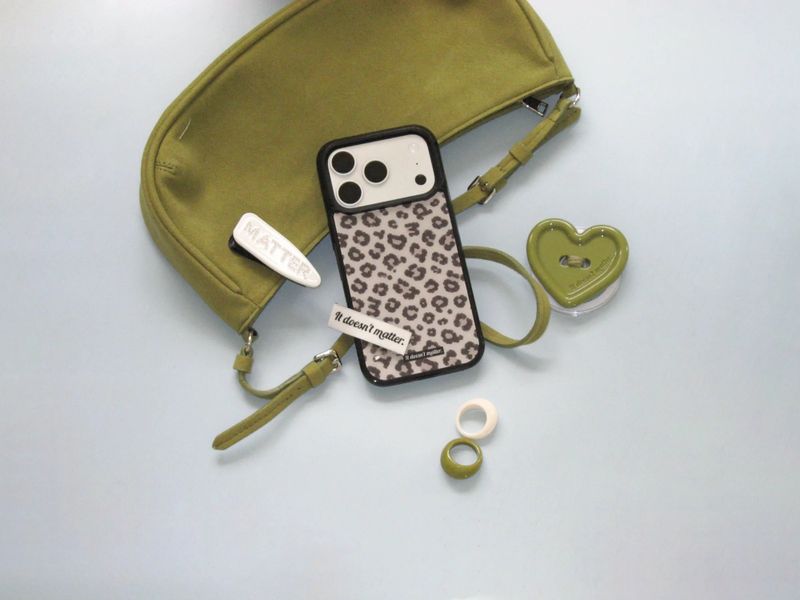 Wild Leo phone case (Mocha Gray)