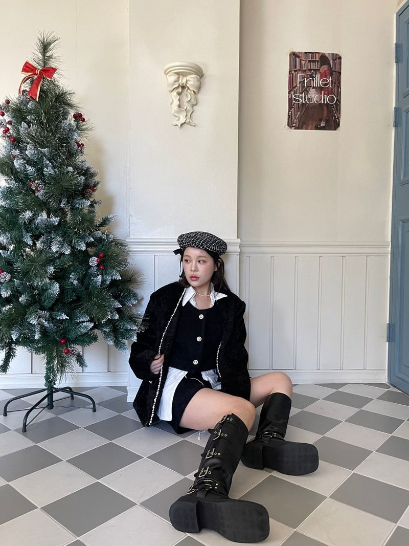 Bear Bookle button vest
