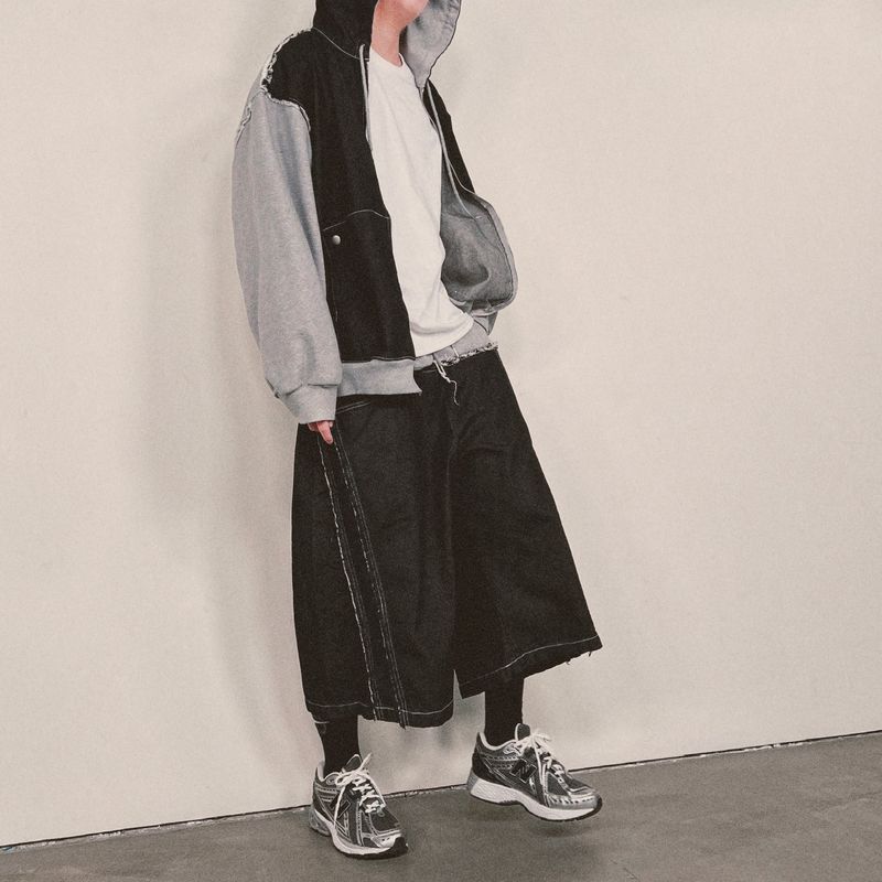layered deconstructed denim capri shorts_black