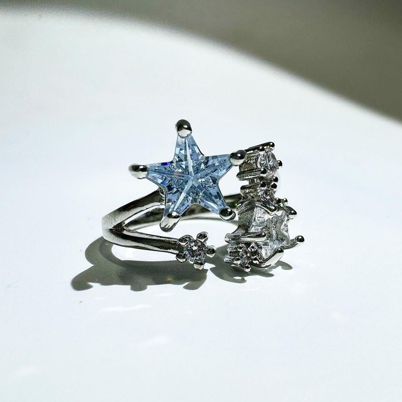 Wrapped star ring