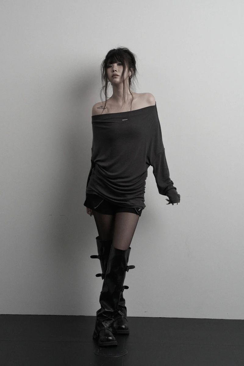 [label] back damage off-shoulder top (charcoal)