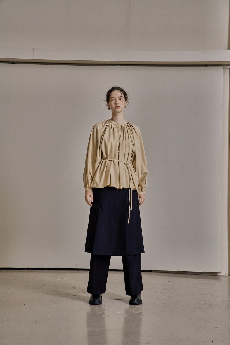 cle(クレ)の「SHIRRING PUFF BLOUSE_BEIGE(Tops)」