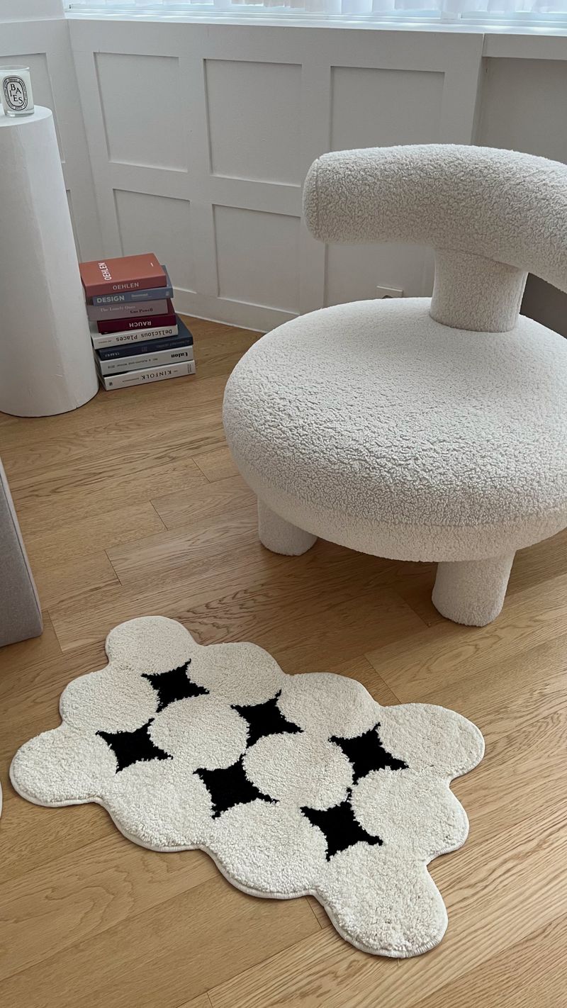 Cozy.Full（コージーフル）の「ビンテージダイアモンドタフティングミニラグ（スマホグッズ/小物）」