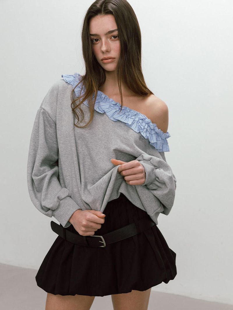 FRILL OFF SHOULDER SWEATSHIRT / BUTTER