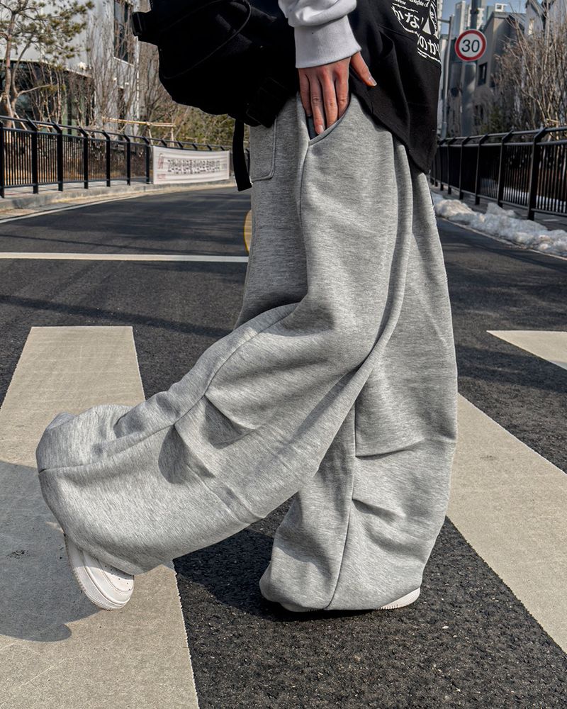 Grace Two-Tuck Sweat Pants
