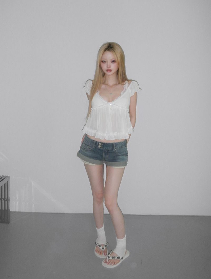 Indigo rollup denim shorts