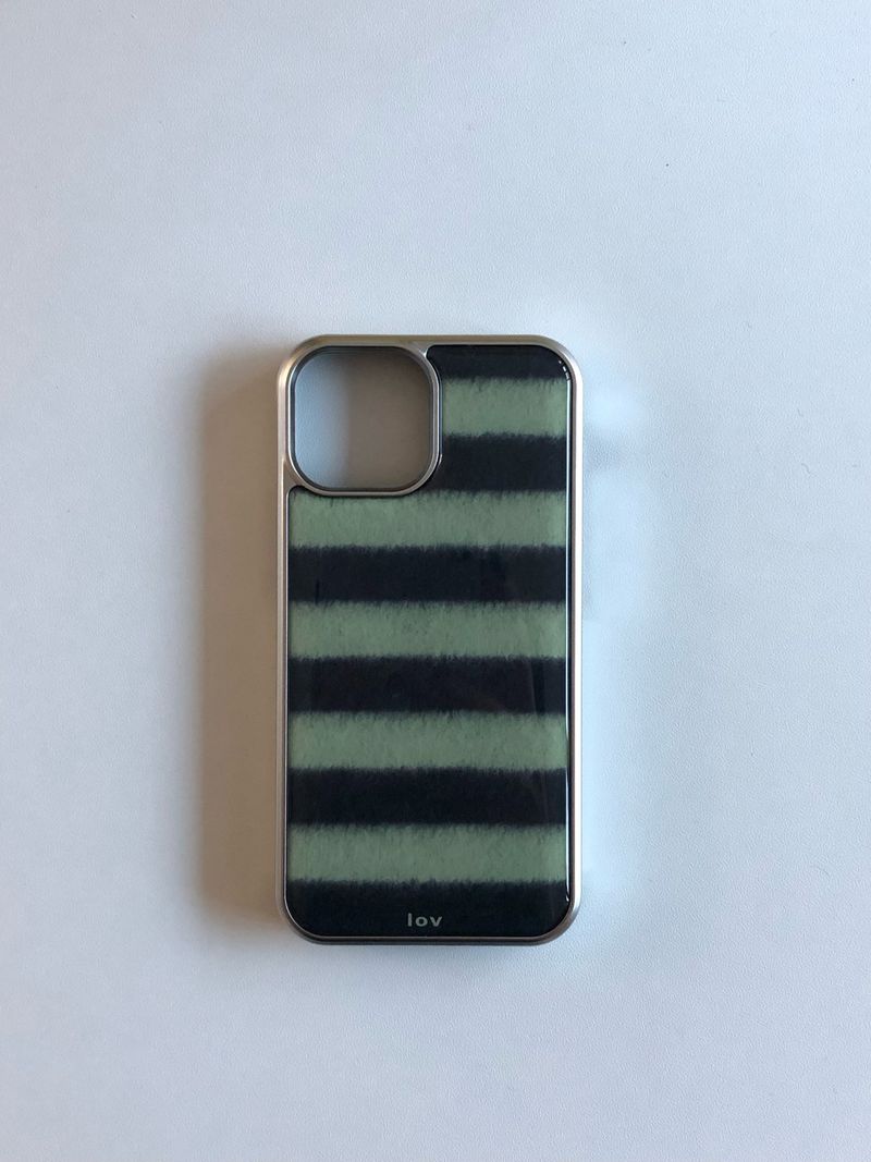 lovinhere(ラビンヒア)の「Oliqe Epoxy Silver Case(Smartphone Accessories)」