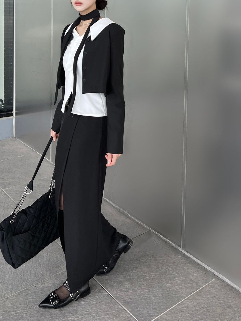 Opening V-neck basic silhouette long sleeve shirt (2 colors)