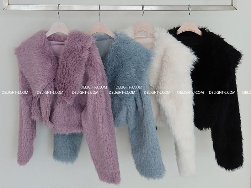 Renew Big Collar Cropped Fur Jacket