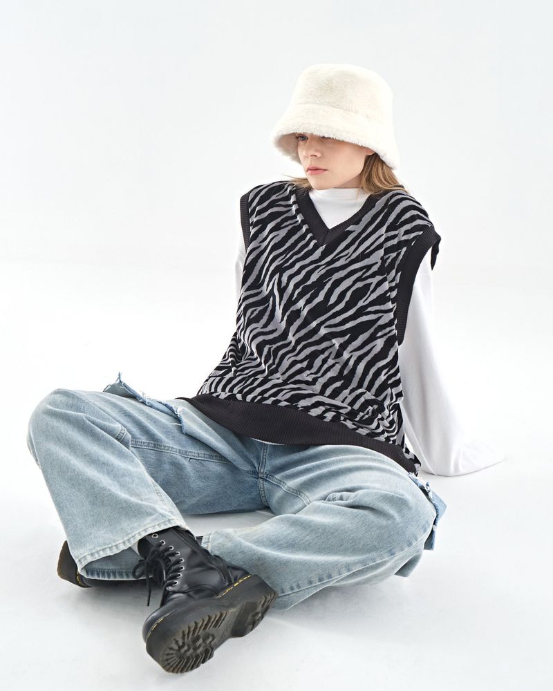 VELVET KNIT VEST