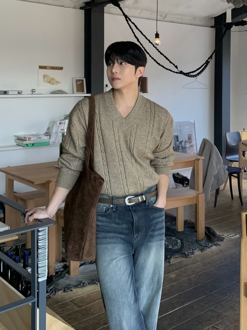 AVAND(アバンド)の「Croiffle v-neck knitwear(Tops)」