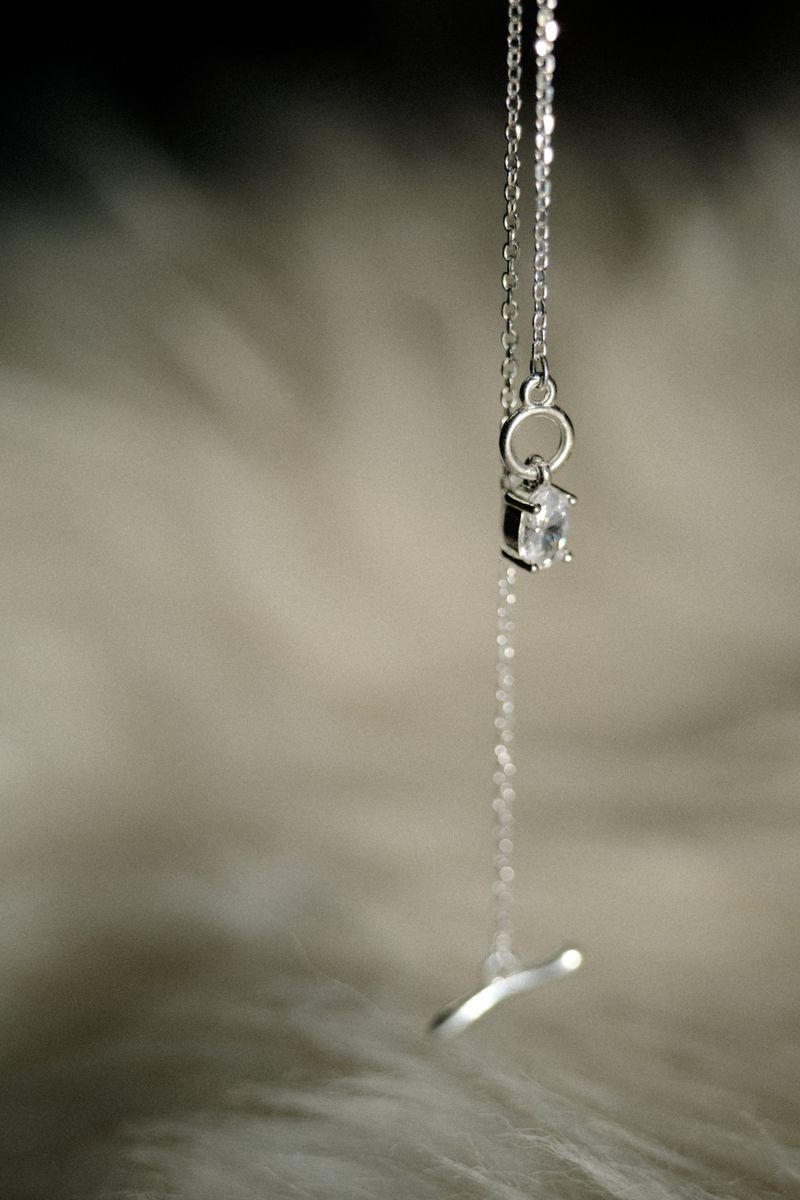 GLITTER STICK NECKLACE