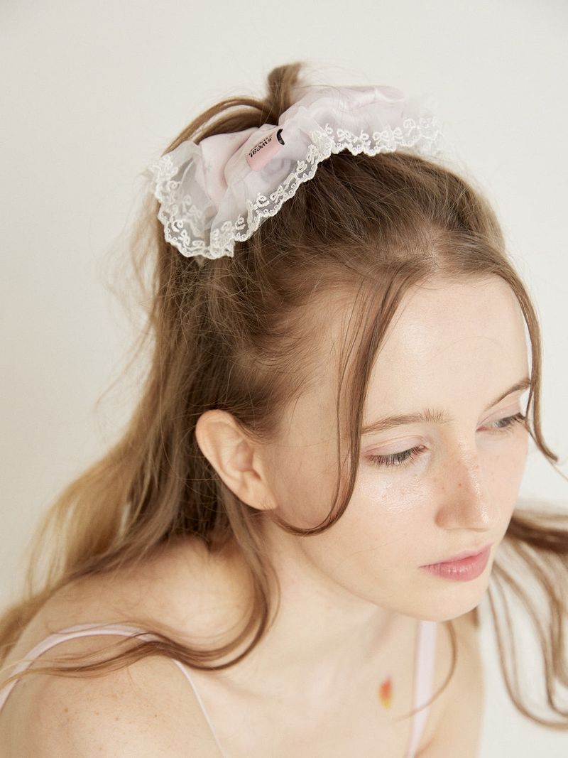 BIG LACE SCRUNCHIE - PINK