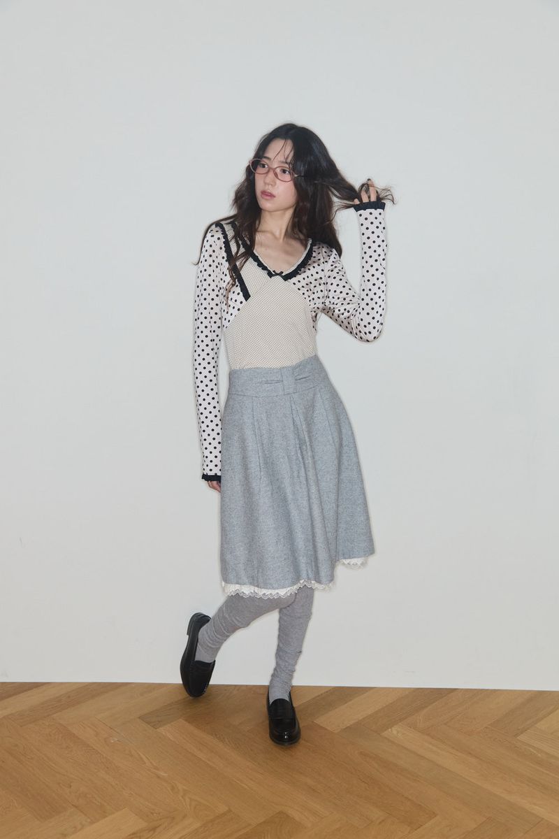 SHAKIRI(シャキリ)の「BOW MIDI WOOL SKIRT (GREY)(Skirts)」