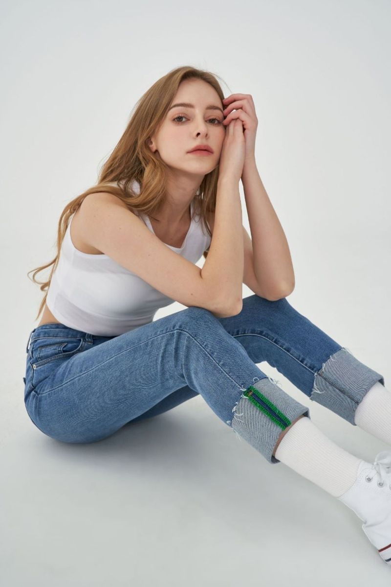 ur.fit（オールフィット）の「CLASS:y STRAIGHT FIT ROLL UP HIGH SPANDEX JEAN [6865]（Pants）」