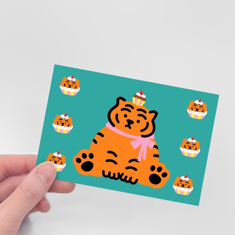 CUPCAKE TIGER POST CARD