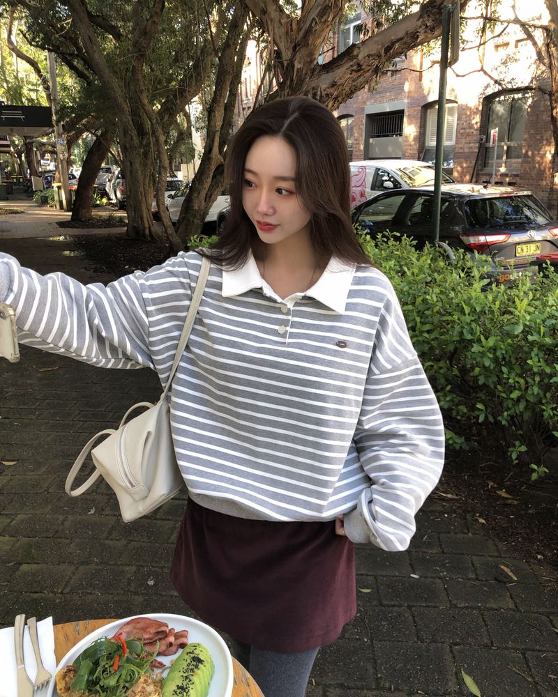 [ORIGINAL] Navel Stripe Collar Sweatshirt