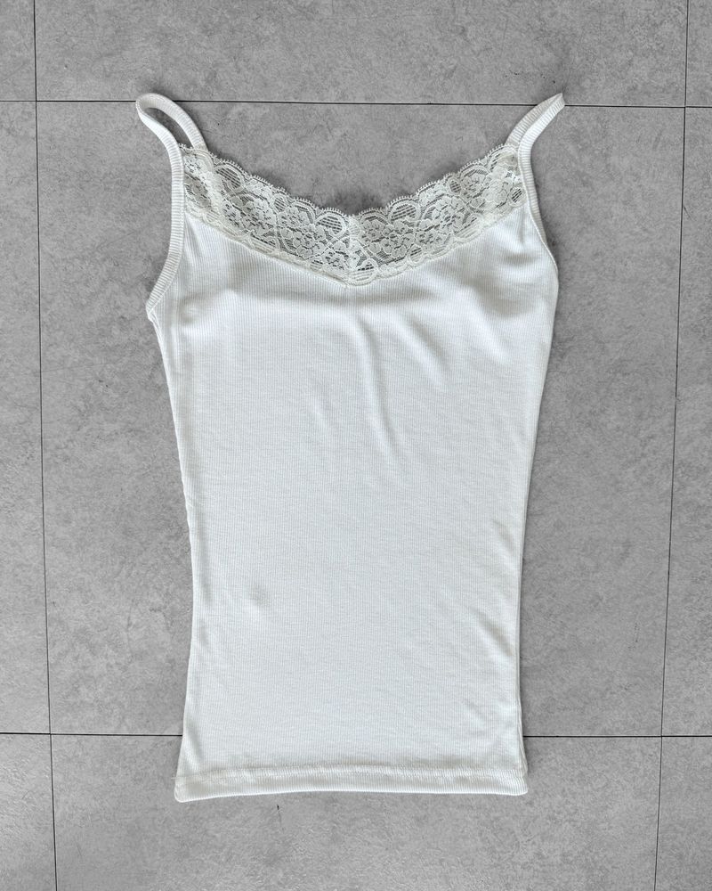 MORE LACE STRAP CAMI