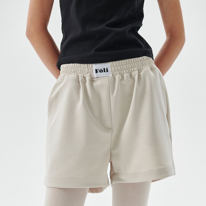 Foli(フォリー)の「Signature Sportif Shorts, Beige(Pants)」