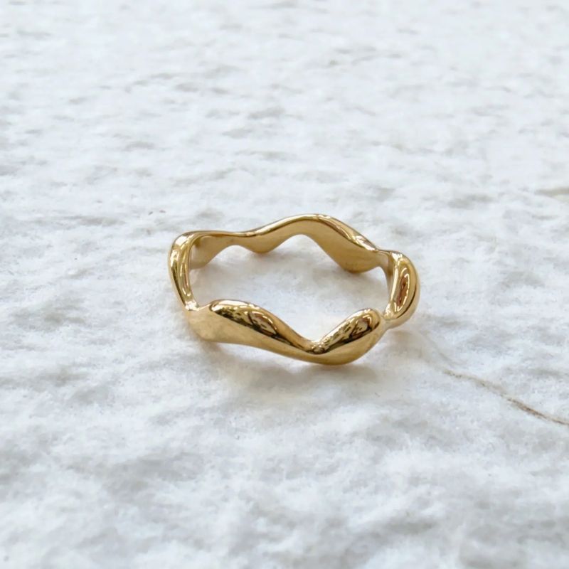 Fluid Wave Ring