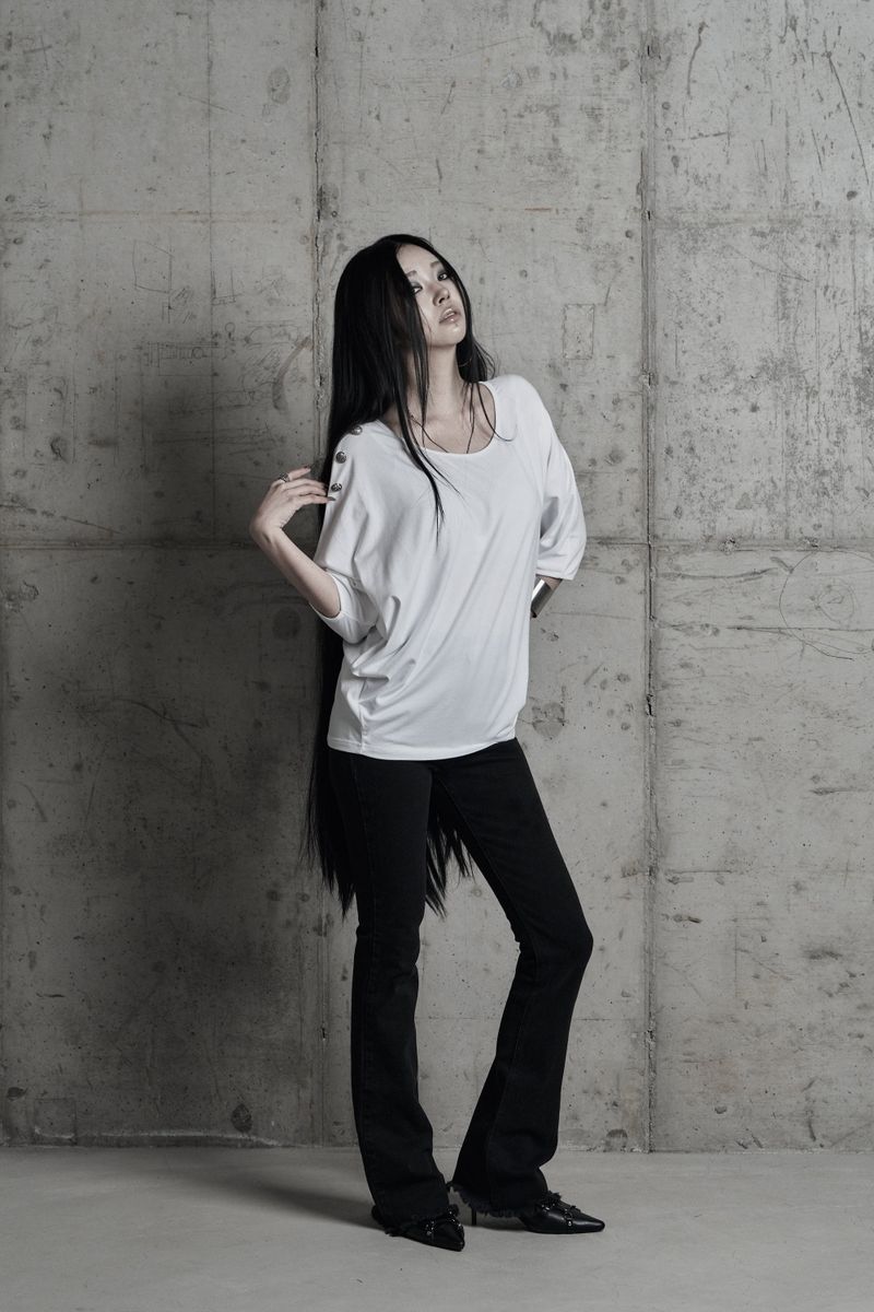 [label] metal button loose drape top WHITE