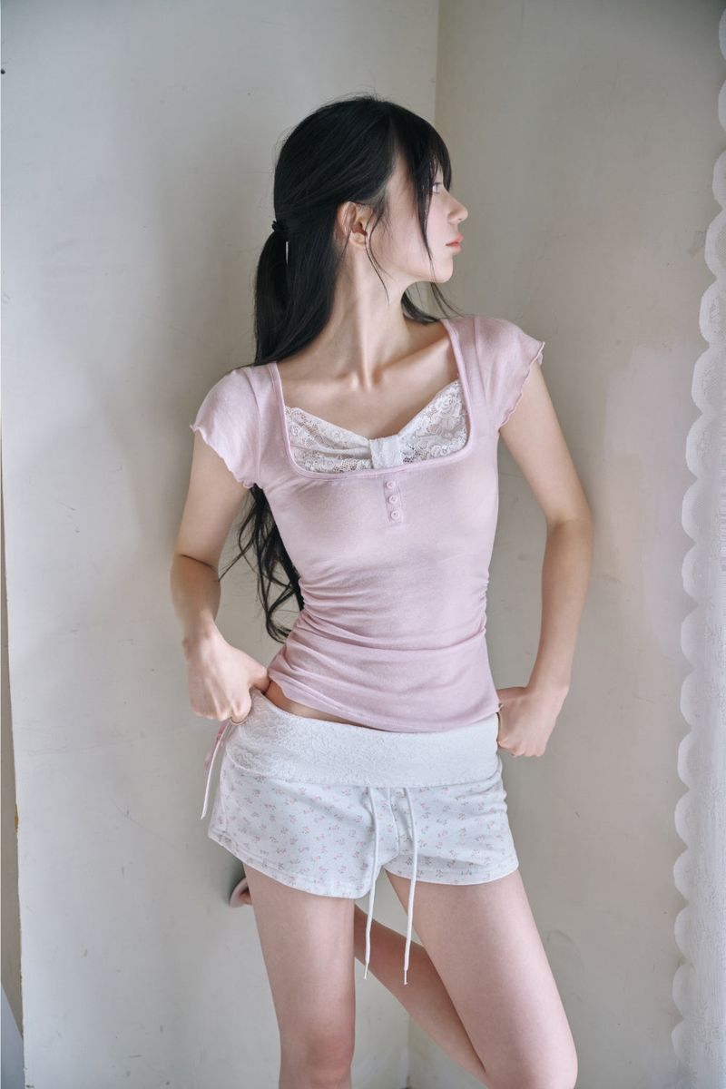 [MADE] Zanne Nouvel Ribbon U-Neck Lace T (Wore by Fromis-9)