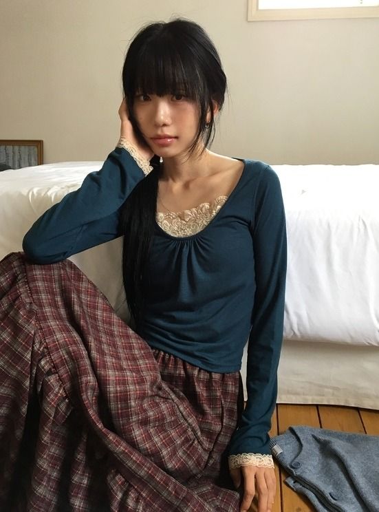 Joyse Lace Layered Shirring Long Sleeve Tee