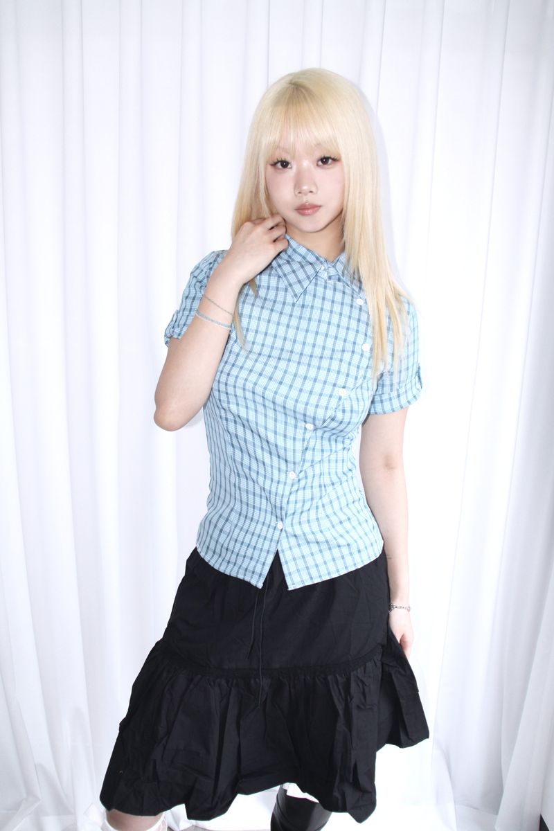 Unbalance button checke shirt blouse