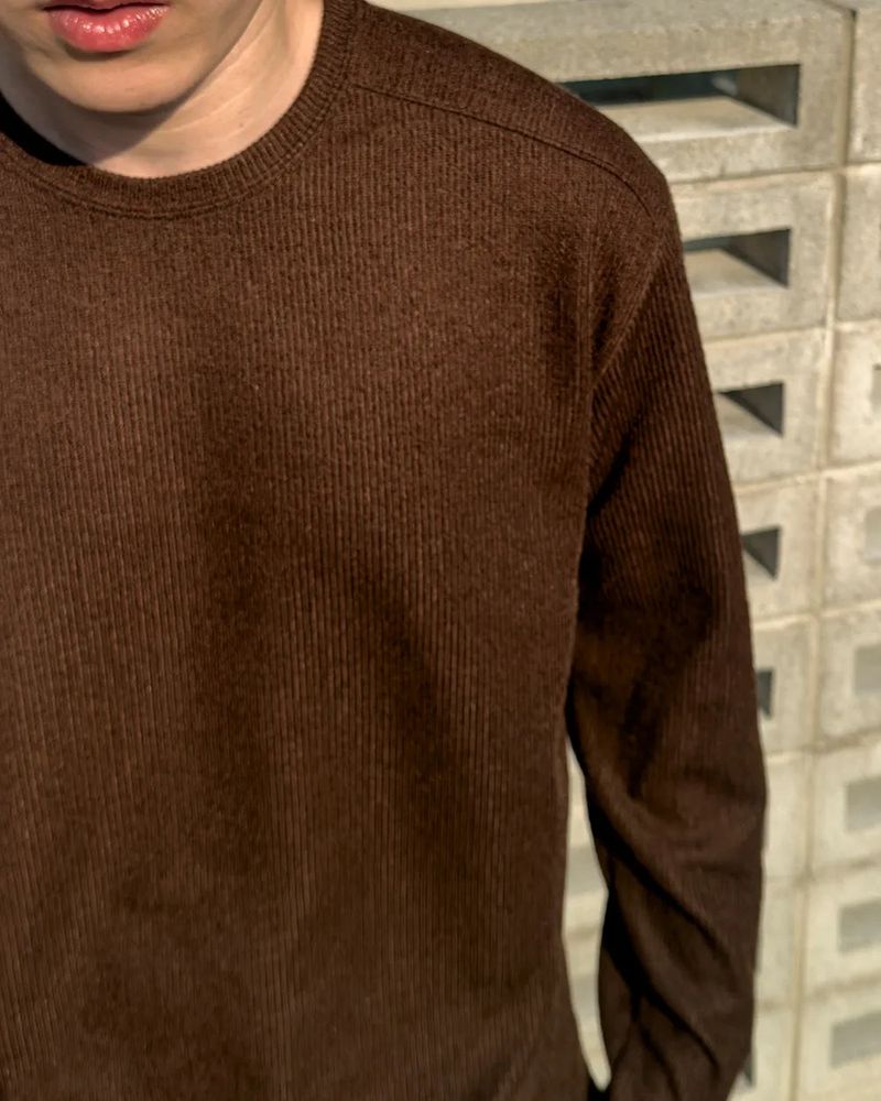Roen wide cut shoulder knit