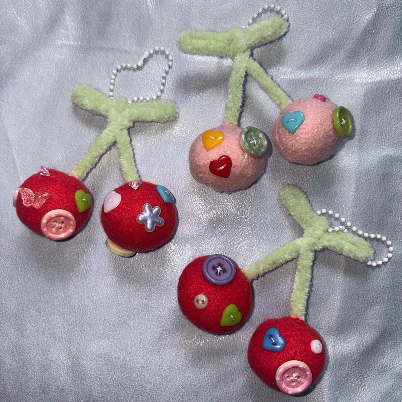 【MADE】BUTTON CHERRY KEYRING-PINK