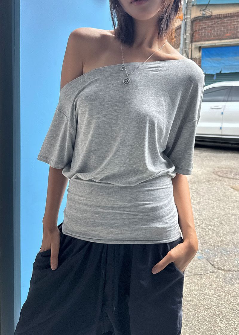 eon（イオエン）の「OFF SOULDER HALF TEE（Tops）」