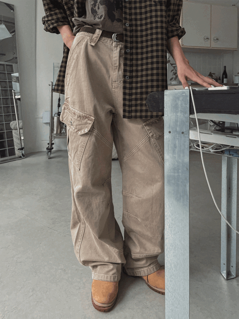 ULAN（ユレン）の「Mute Dying Wide Cargo Pants（Pants）」