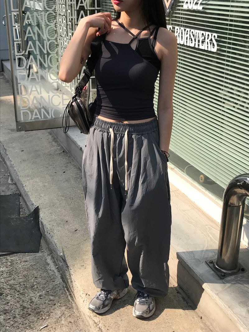 Twin layered sleeveless