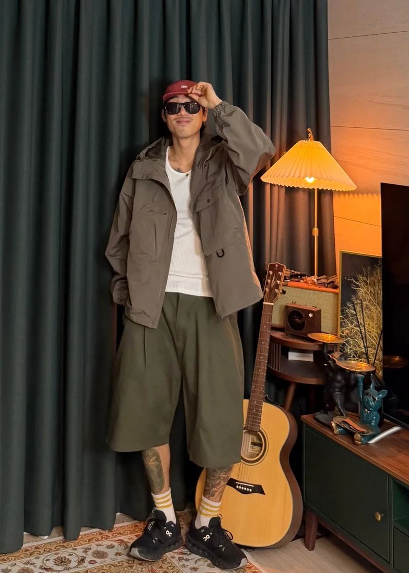 Two-Pocket Hooded Lip Jacket 3COLOR