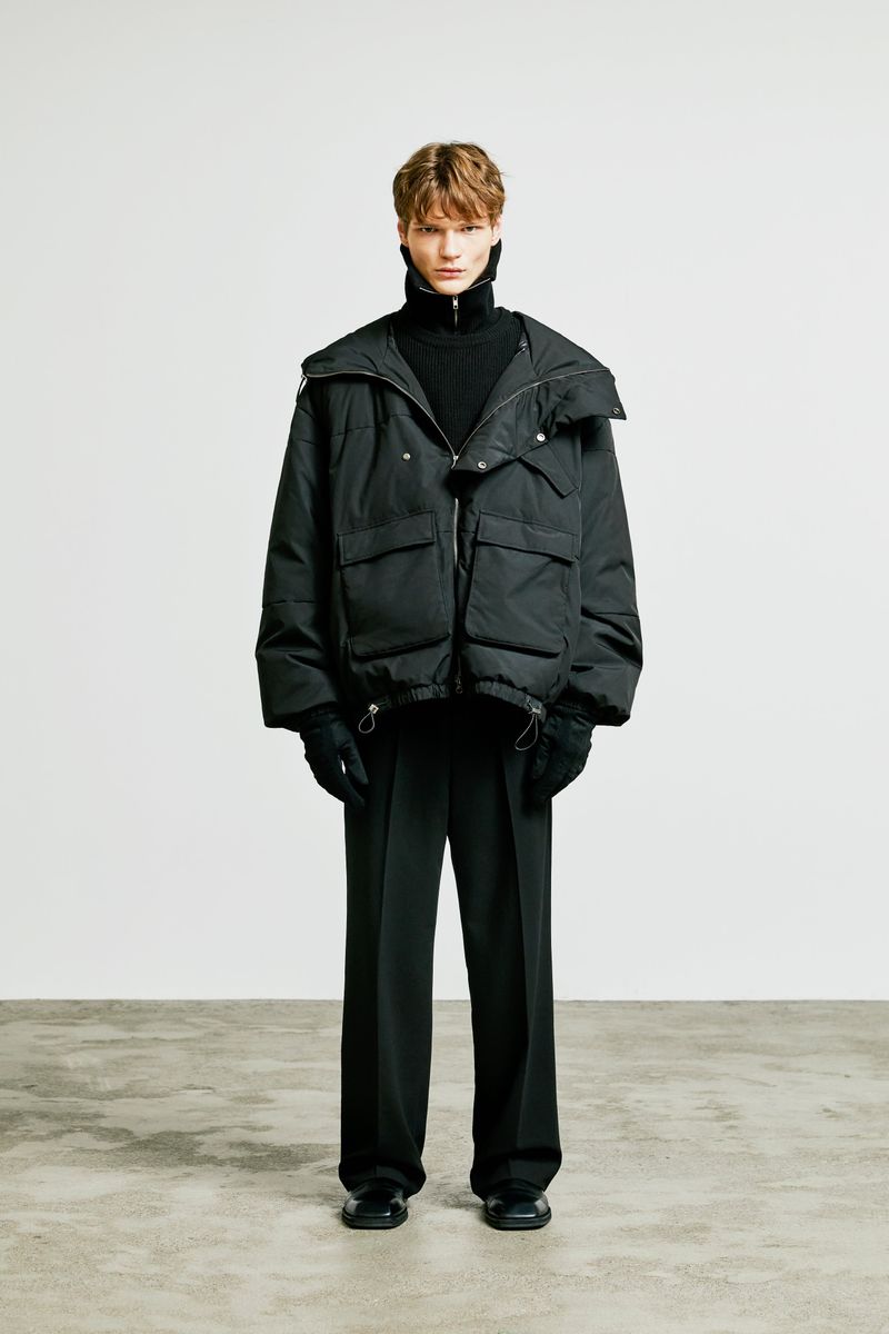 essential oversize duckdown peded parka black
