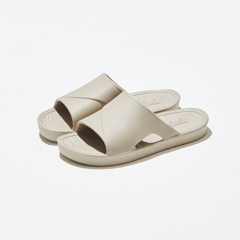 CLCL（シーエルシーエル）の「Sunday Afternoon Slippers - Sand（Shoes）」