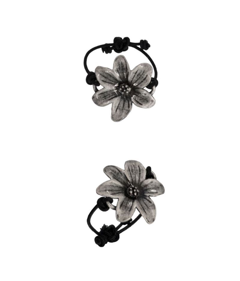 petal string ring