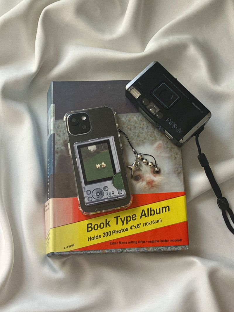 Vintage Digital Camera MagSafe Card Wallet