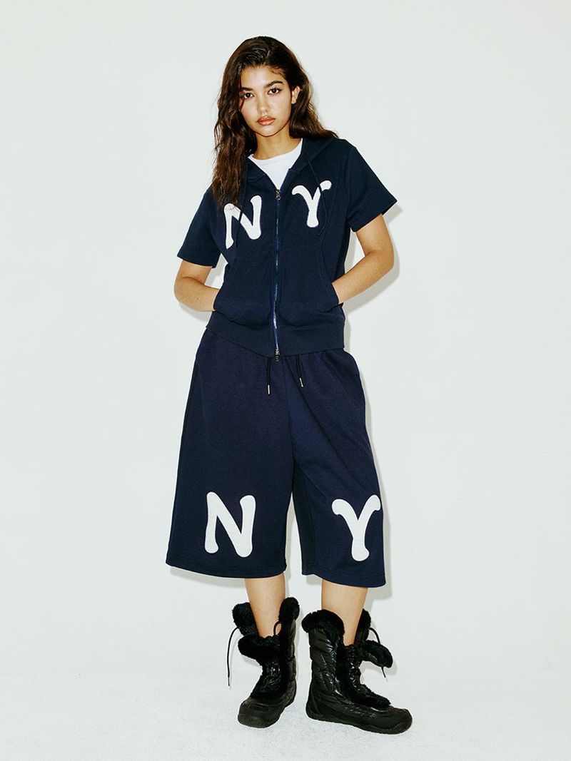 NY APLIQUE CAPRI PANTS NAVY