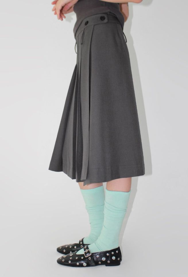 BUTTON PLEATS MIDI SKIRT