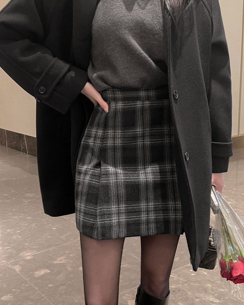 Checked mini skirt
